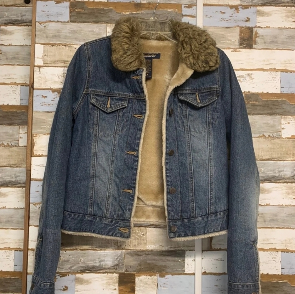 Abercrombie & Fitch Size M Fur Collar Fleece Lined Blue Denim Jacket